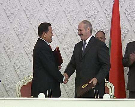 Уго Чавес предупредил Александра Лукашенко